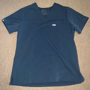 Figs women’s dark harbor scrub top